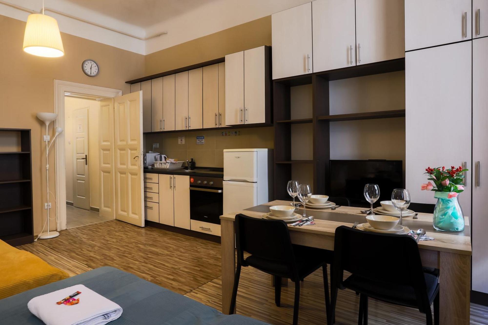East Station Apartments บูดาเปสต์ ภายนอก รูปภาพ